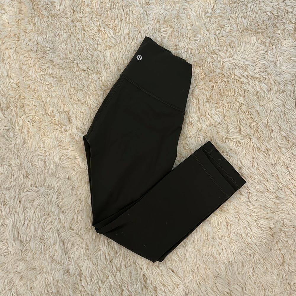 Lululemon 7/8 crop Wunder Under Leggings Army Green